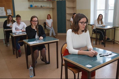 Wtorkowy egzamin z języka angielskiego w IX LO w Szczecinie Fot. Ryszard PAKIESER
