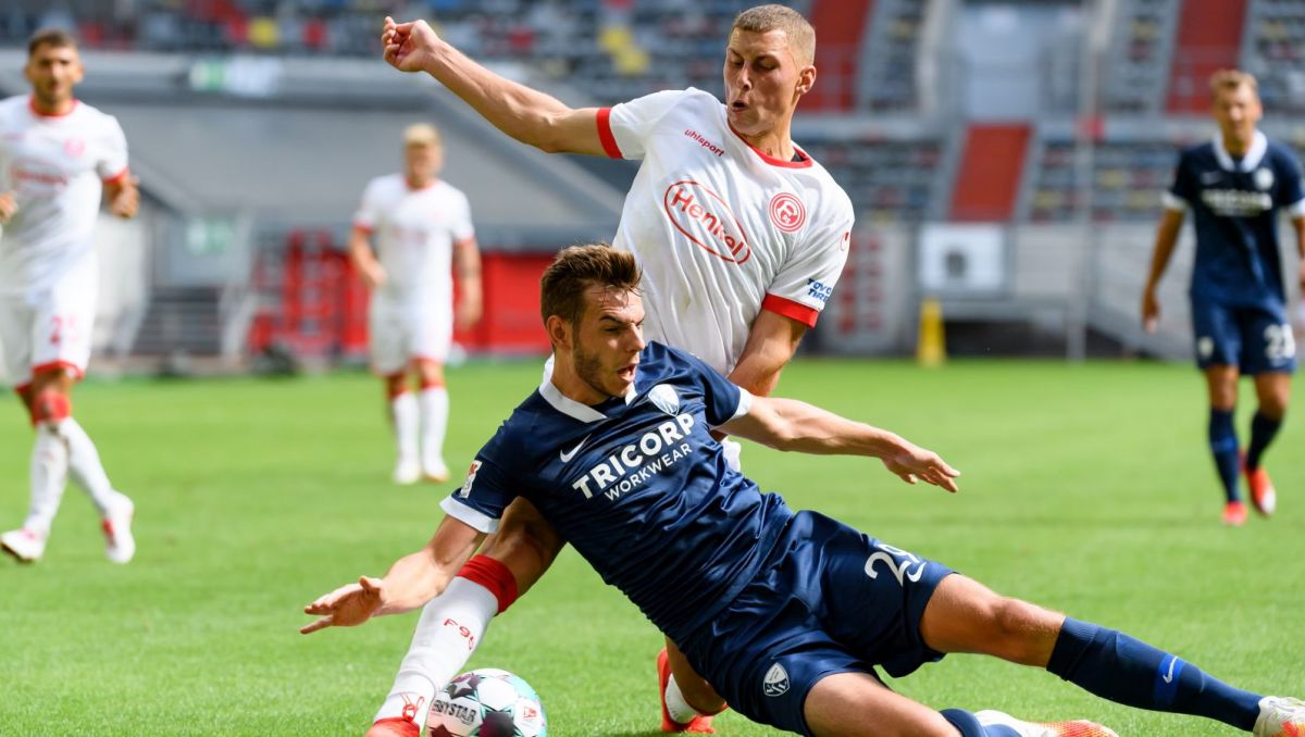 Piłka nożna. Asysta Piotrowskiego w debiucie